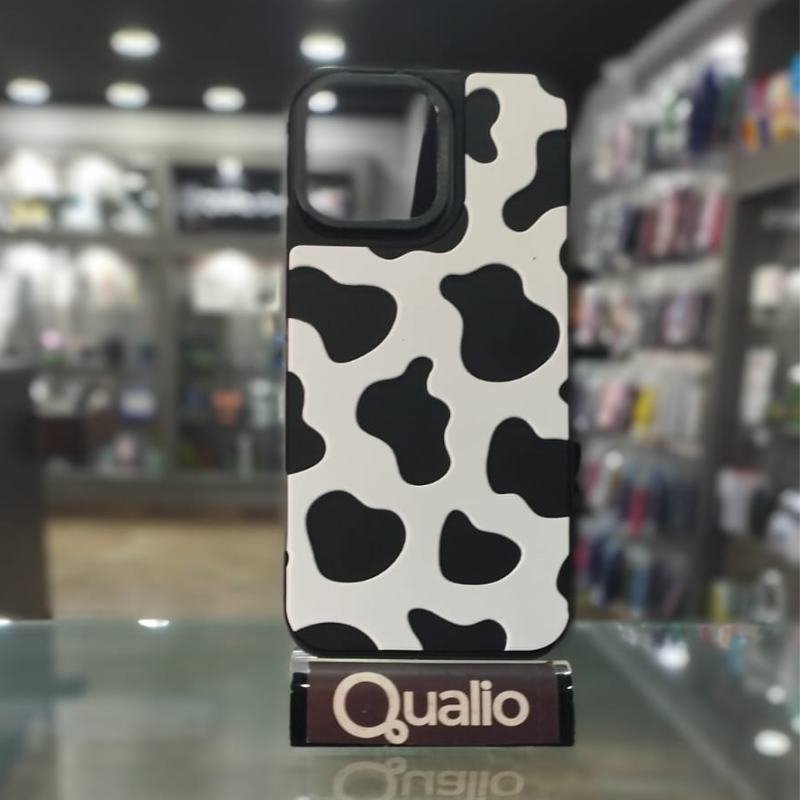 FUNDA 3D TIFY VACA IPHONE 15 PRO MAX