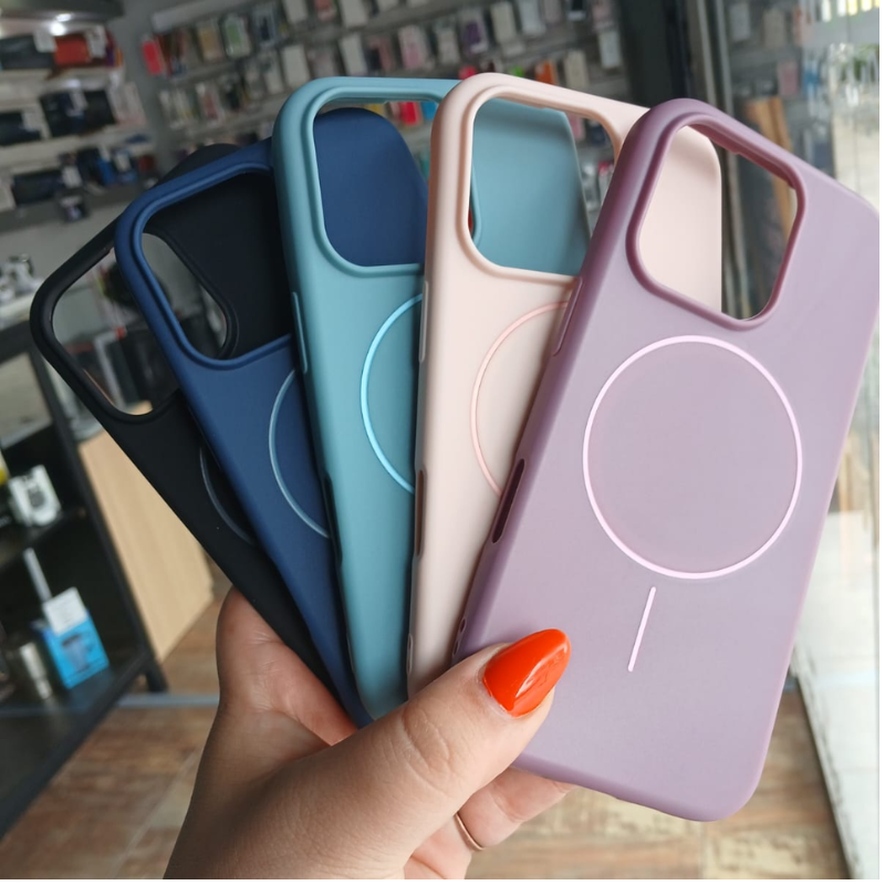 FUNDA SILICONA Y FELPA MAGSAFE IPHONE 16 PRO