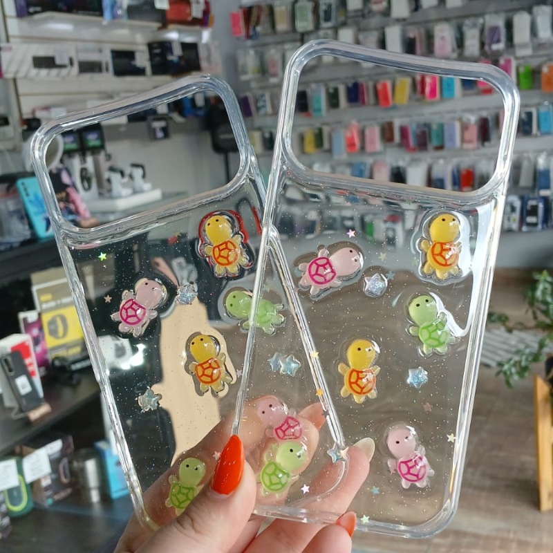 FUNDA TURTLE CHARM IPHONE 17 PRO MAX